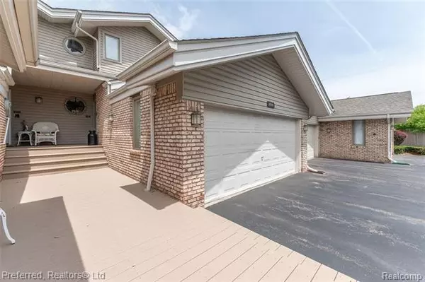 Northville, MI 48167,21050 BOULDER CIR