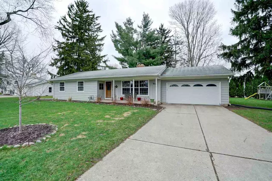 707 Pine St, Stoughton, WI 53589