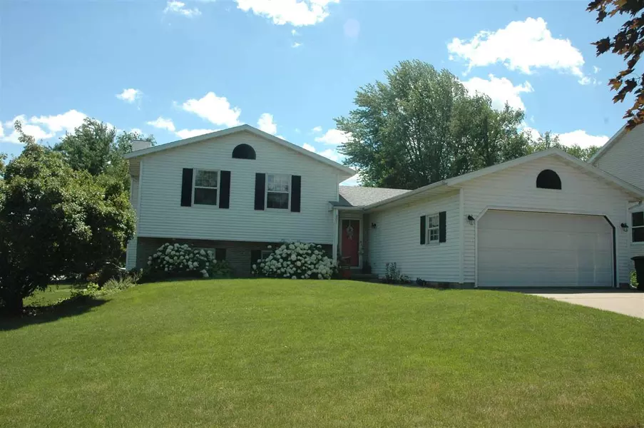 801 Greig Tr, Stoughton, WI 53589