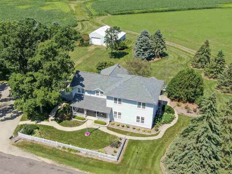 2030 Yelk Rd, Marshall, WI 53559-9486