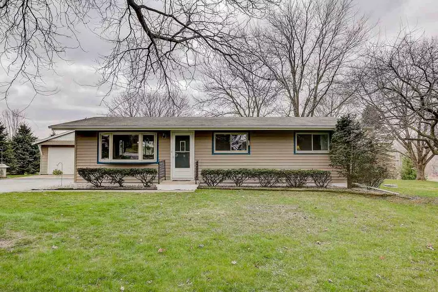 3087 Vinburn Rd, Bristol, WI 53590