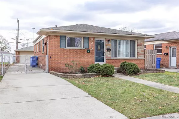 Dearborn Heights, MI 48127 3103,6212 COLONIAL Street