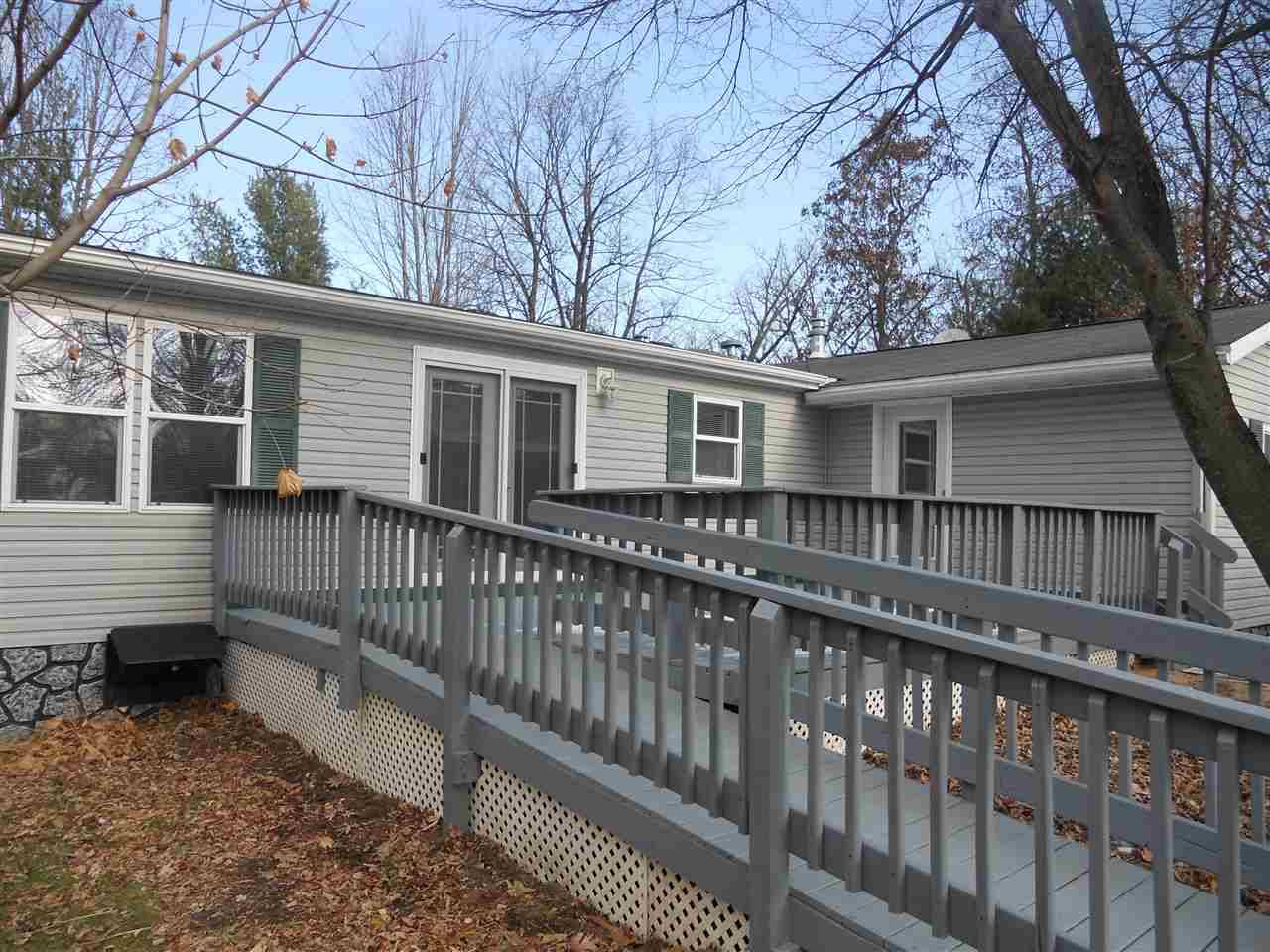 S3048 E Fox Hill Rd, Baraboo, WI 53913-9176