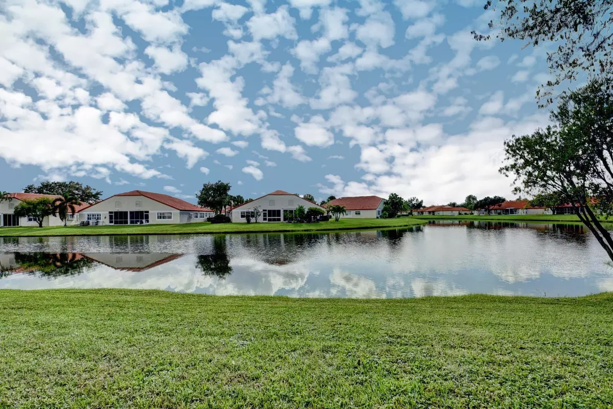 Delray Beach, FL 33446,15209 S Tranquility Lake DR 102