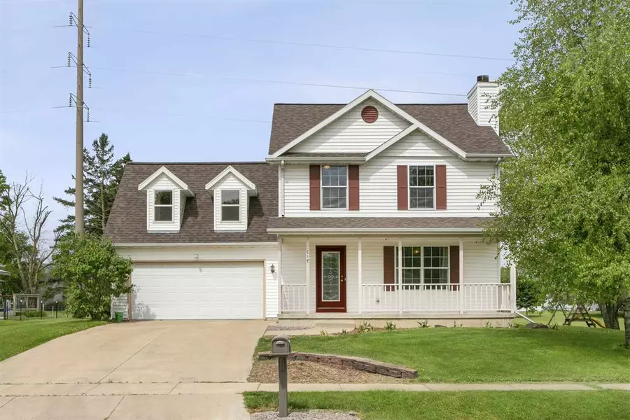 516 Anne Dr, Stoughton, WI 53589