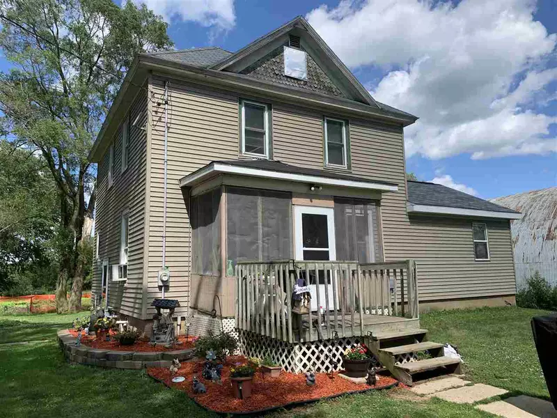 441 S Main St, Fall River, WI 53932