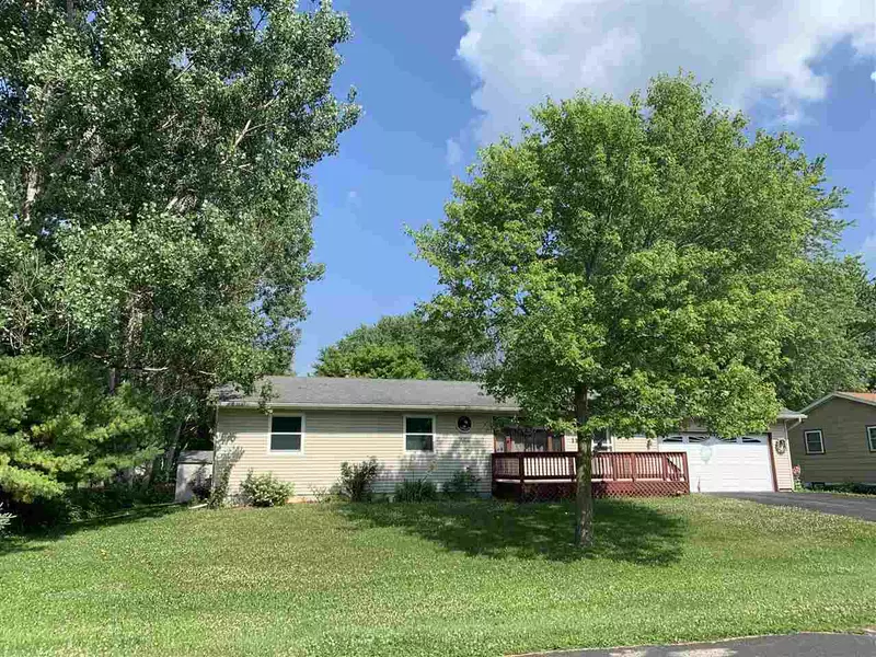 112 Sunrise Ln, Fall River, WI 53932