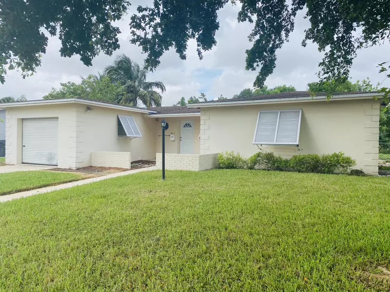 6811 SW 8th ST, North Lauderdale, FL 33068