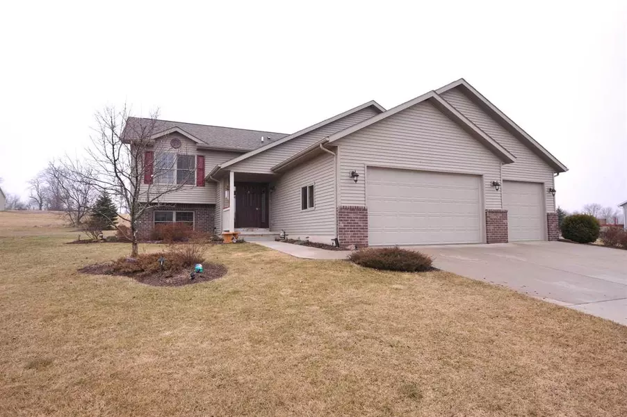 322 Valley View Dr, Rio, WI 53960