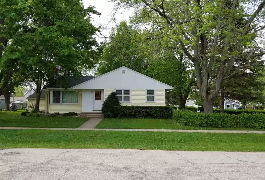 203 Division St, Rio, WI 53960