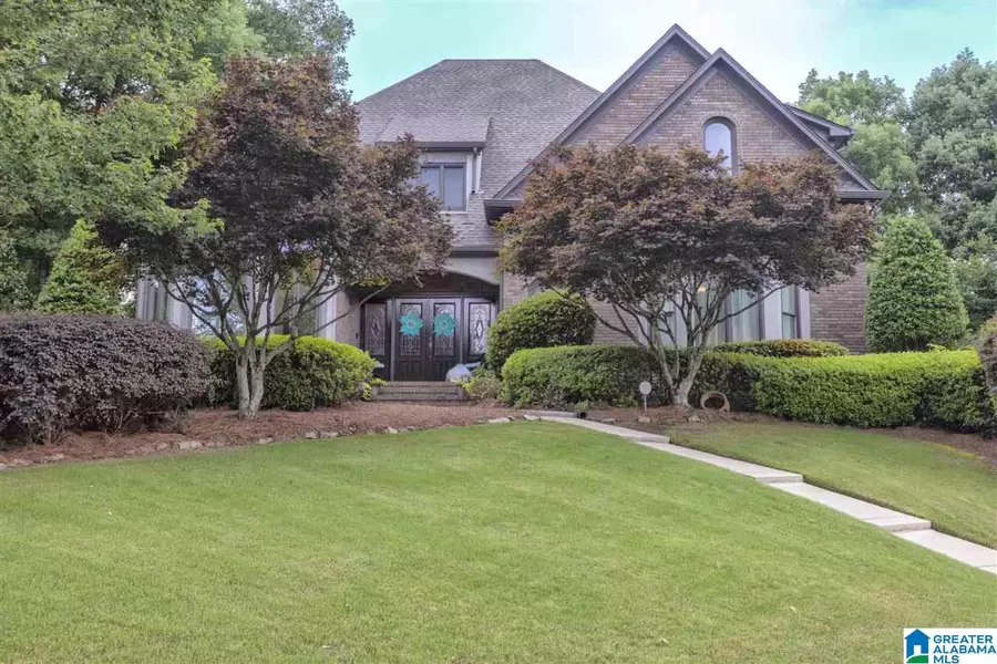 400 HEATHERWOOD FOREST CIR, Hoover, AL 35244