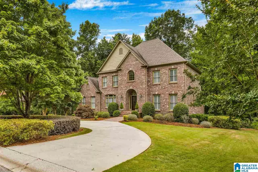 422 HEATHERWOOD FOREST CIR, Hoover, AL 35244