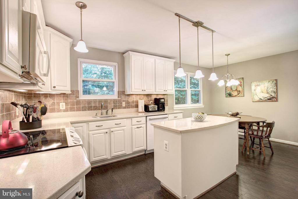 Fairfax, VA 22032,4939 GAINSBOROUGH DR