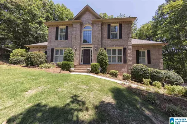 300 LAUREN CIR, Hoover, AL 35244