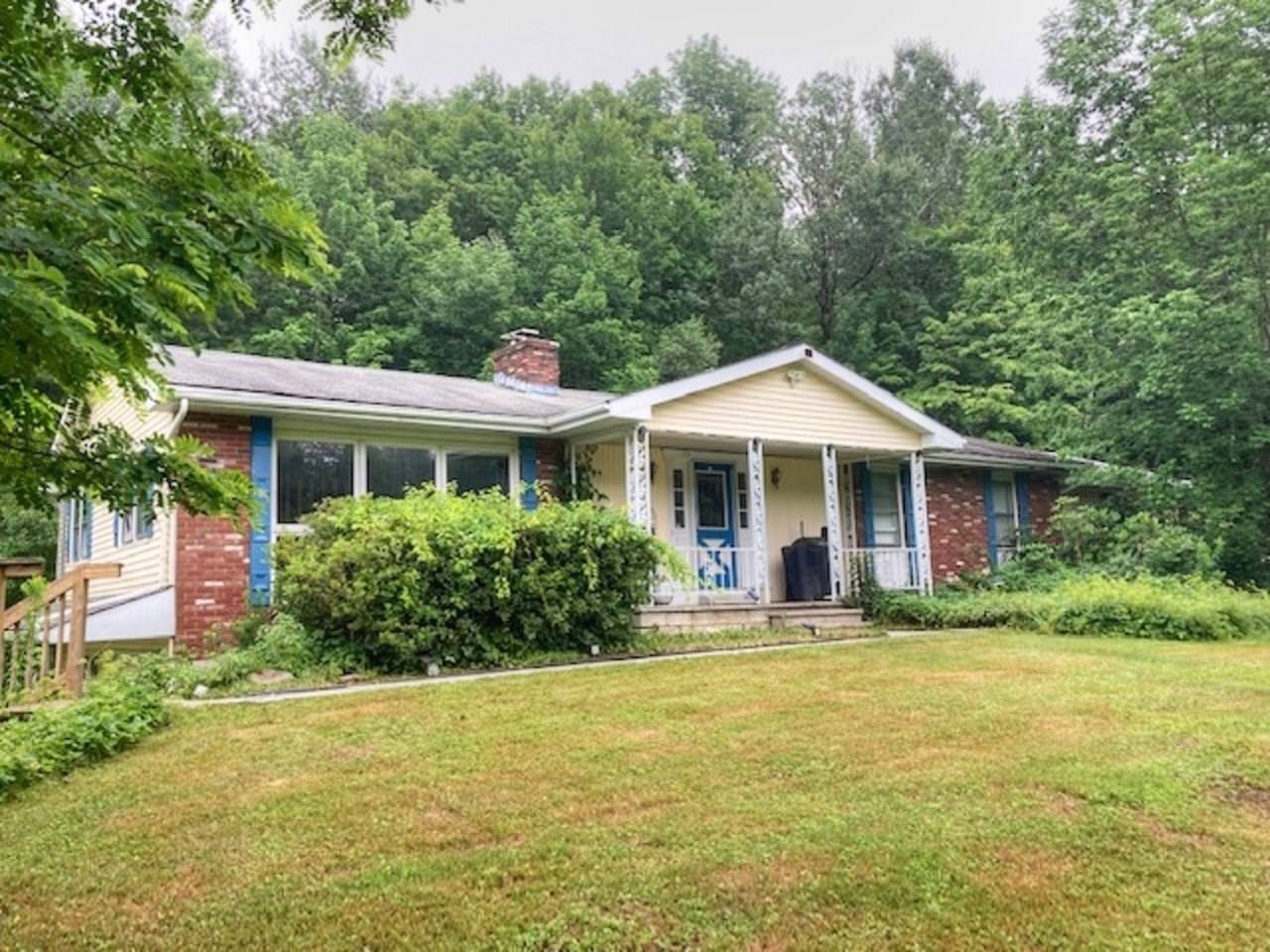 68 Meadow LN, Underhill, VT 05489