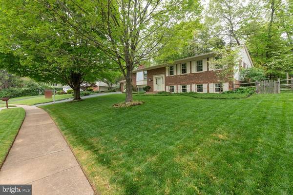 Annandale, VA 22003,8446 CHAPELWOOD CT