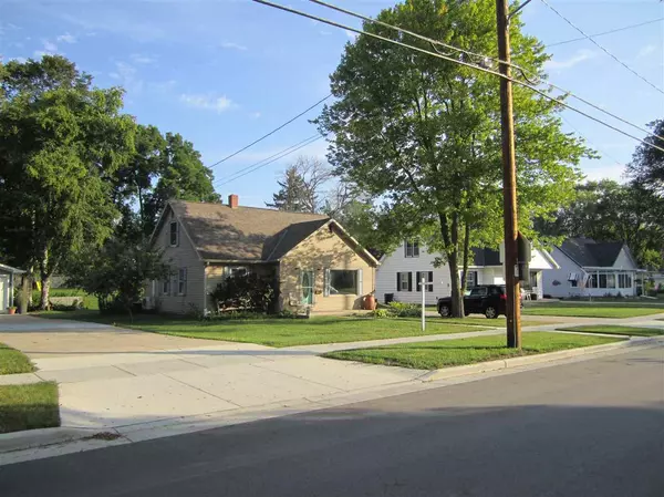 Lake Mills, WI 53551,621 Mulberry St