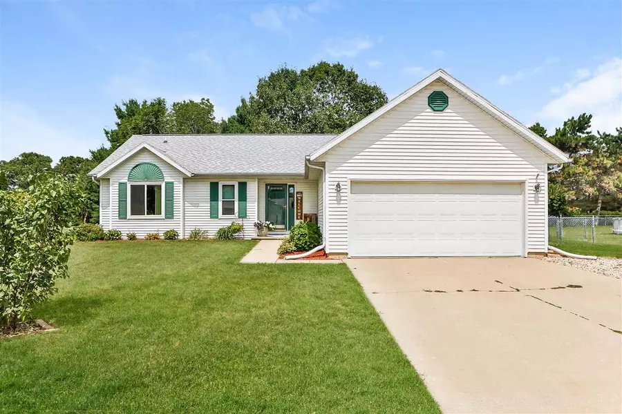 145 Albert Cir, Belleville, WI 53508