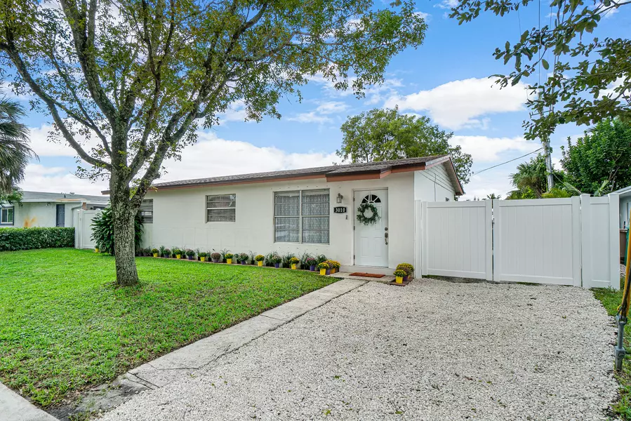 3010 NW 78th AVE, Hollywood, FL 33024