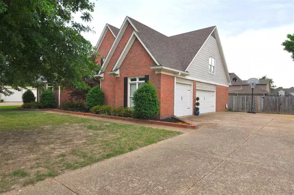 Collierville, TN 38017,1727 GHOST CREEK DR