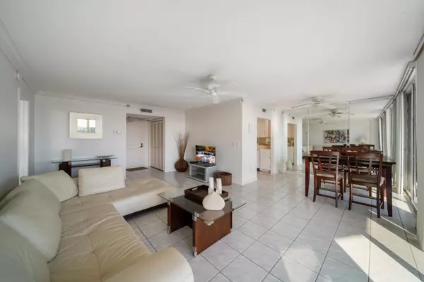 Boca Raton, FL 33487,859 Jeffery ST 809