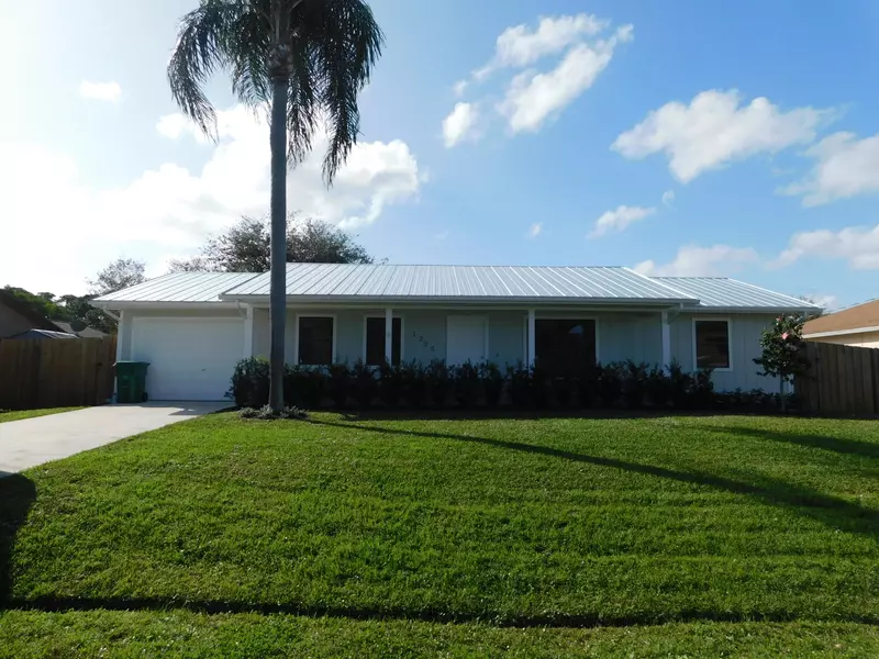 1326 SE Concha ST, Port Saint Lucie, FL 34983