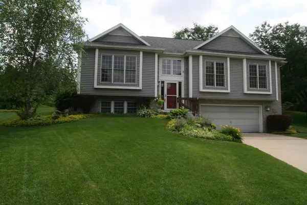 6 Westridge Cir, Madison, WI 53704