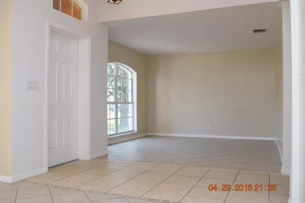 Port Saint Lucie, FL 34953,118 SW South Wakefield CIR