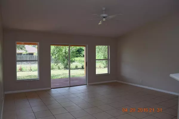 Port Saint Lucie, FL 34953,118 SW South Wakefield CIR