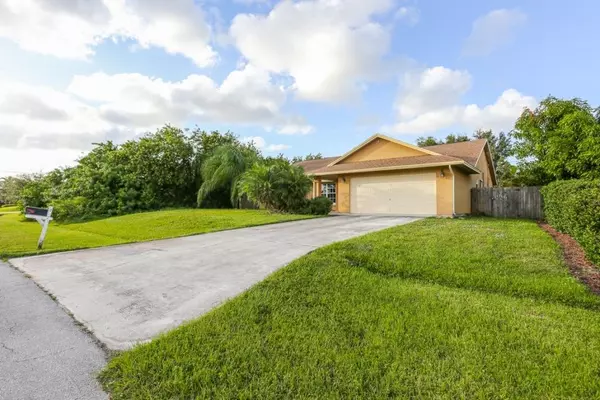 Port Saint Lucie, FL 34953,107 SW South Wakefield CIR