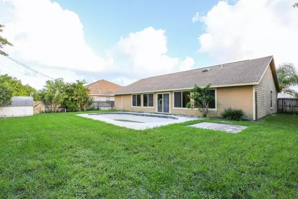 Port Saint Lucie, FL 34953,107 SW South Wakefield CIR