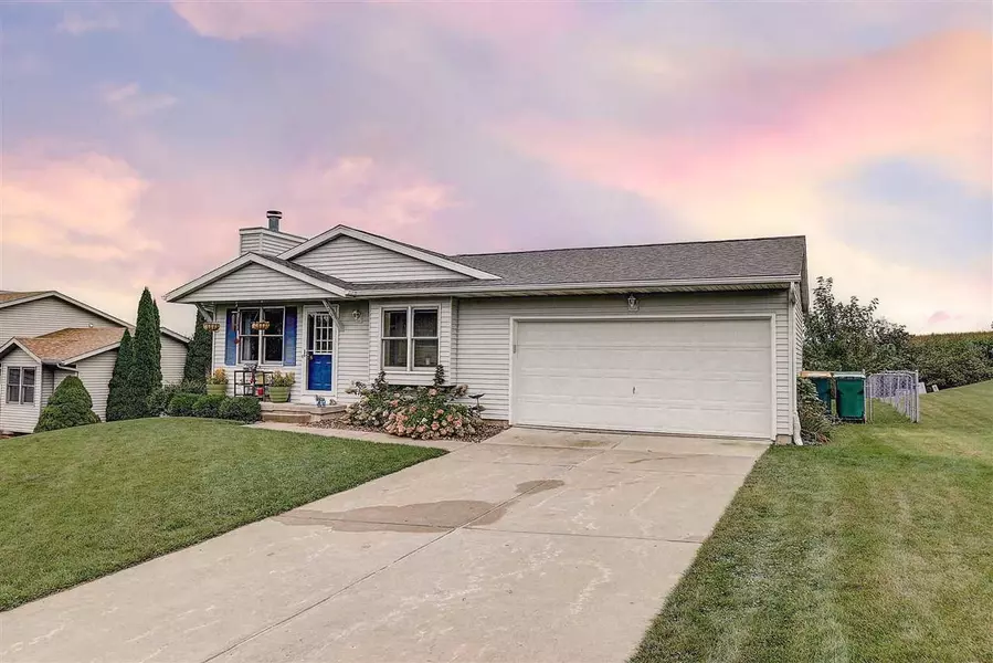 325 Shenandoah Way, Mount Horeb, WI 53572