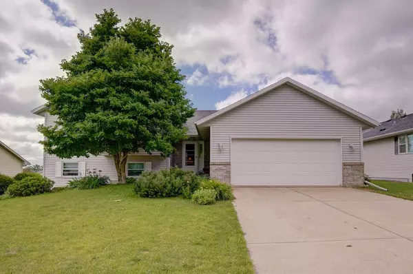 517 Brookstone Pass, Mount Horeb, WI 53572