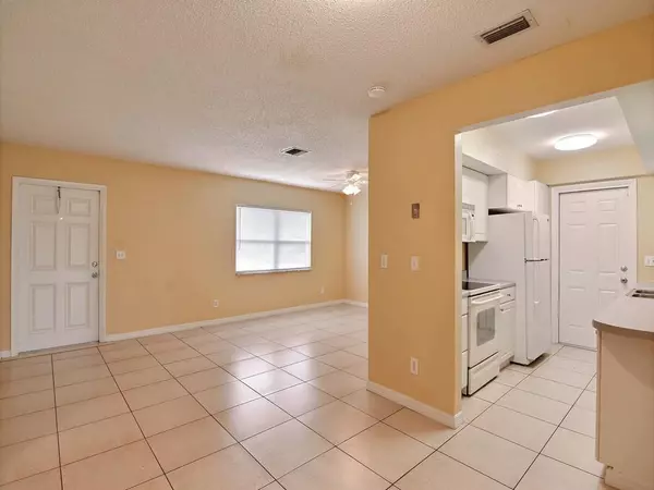 Port Saint Lucie, FL 34983,538 NE Solida CIR