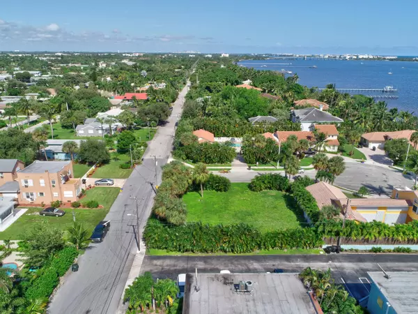 Lake Worth Beach, FL 33460,7 Lakeside Palms CT