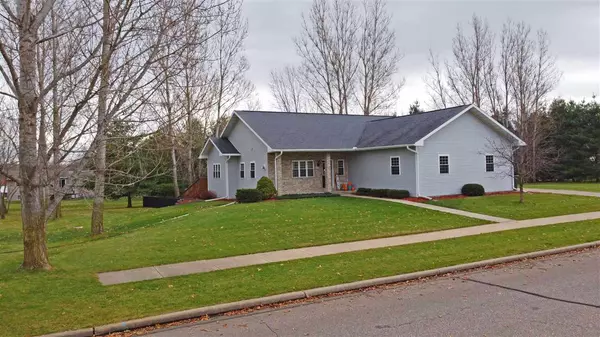 437 Derby Row, Reedsburg, WI 53959