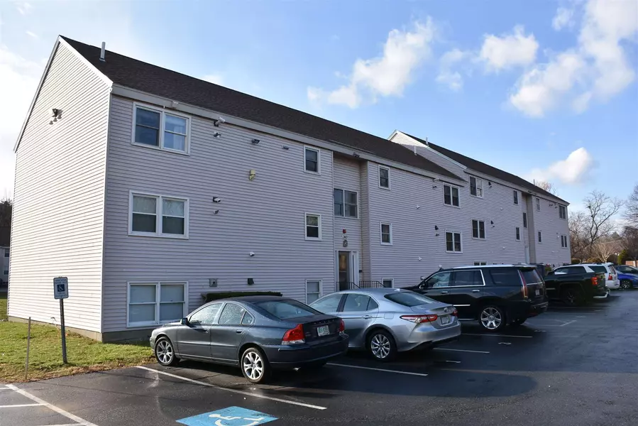 360 Circle RD #5, Manchester, NH 03103