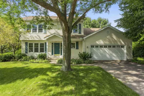 7621 Sawmill Rd, Madison, WI 53717