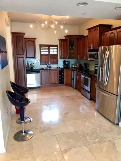 West Palm Beach, FL 33401,1640 Presidential Way 507