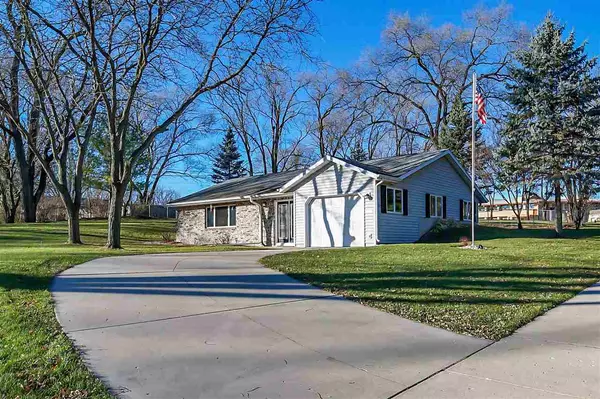 Edgerton, WI 53534,906 Dickinson Ave