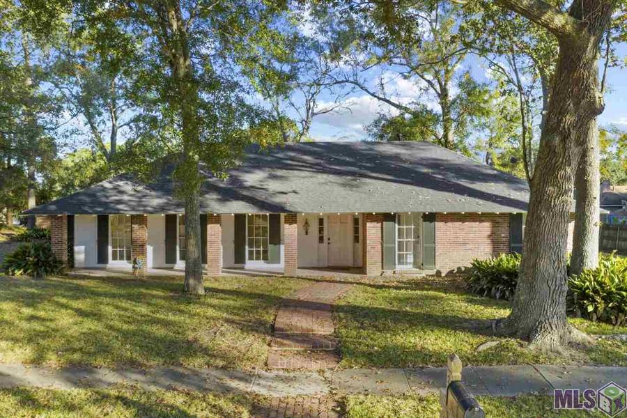 2829 SARATOGA DR, Baton Rouge, LA 70808