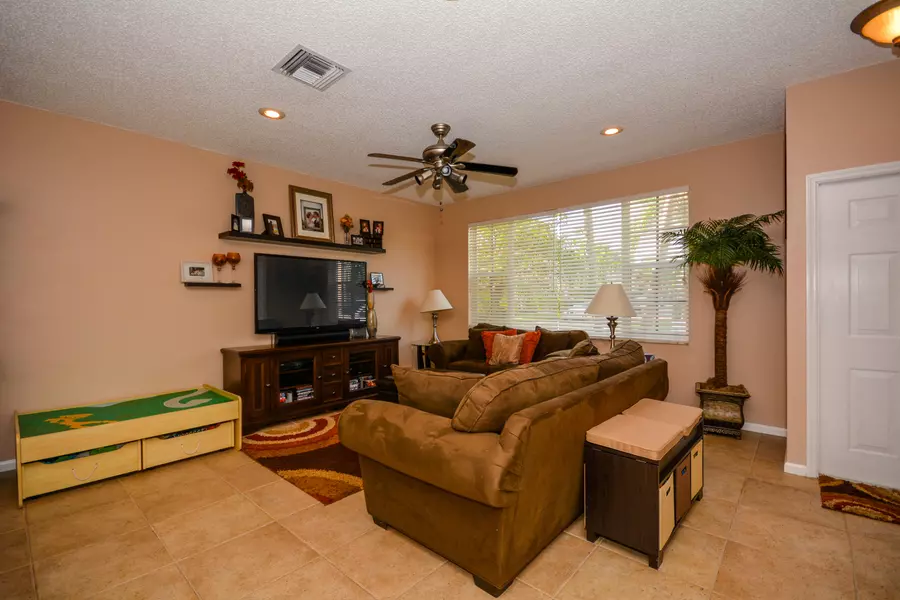 318 Oak Leaf TER, Jupiter, FL 33458