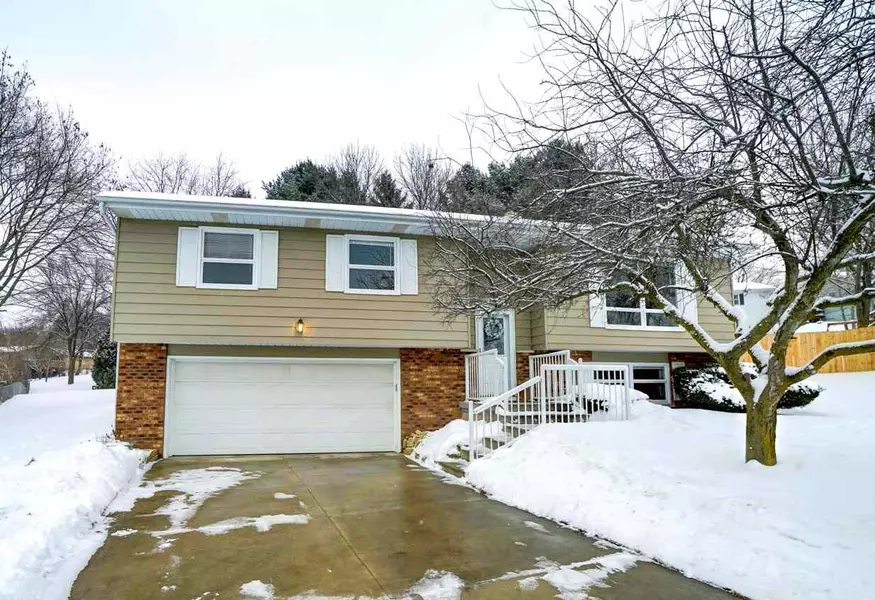 14 Shefford Cir, Madison, WI 53719