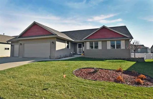 2015 Dakota Way, Prairie Du Sac, WI 53578