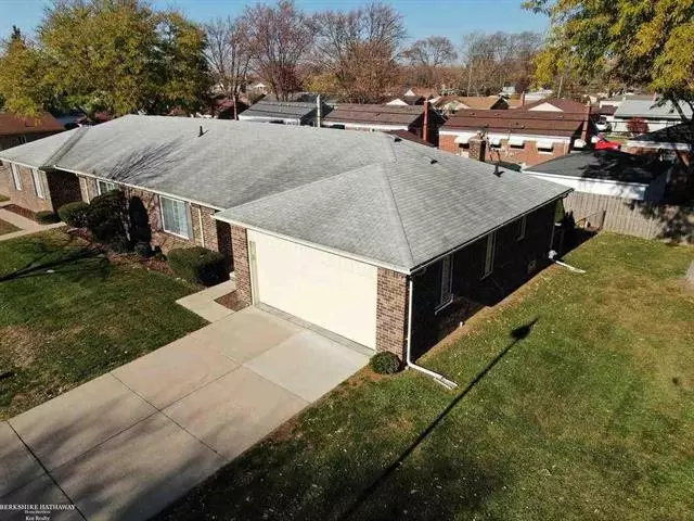 22627 SHOREVIEW, St. Clair Shores, MI 48082