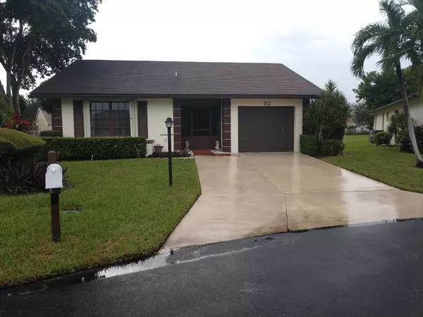 6280 Lakemont CIR, Greenacres, FL 33463