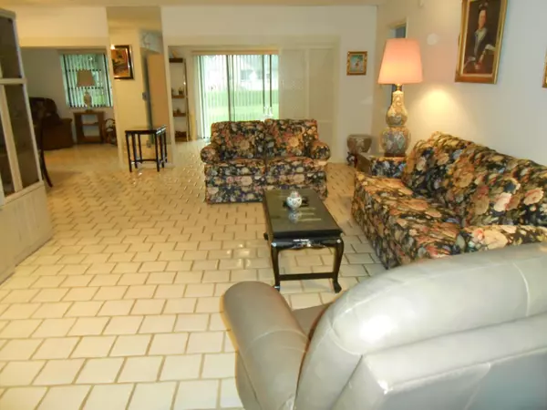 Greenacres, FL 33463,6280 Lakemont CIR