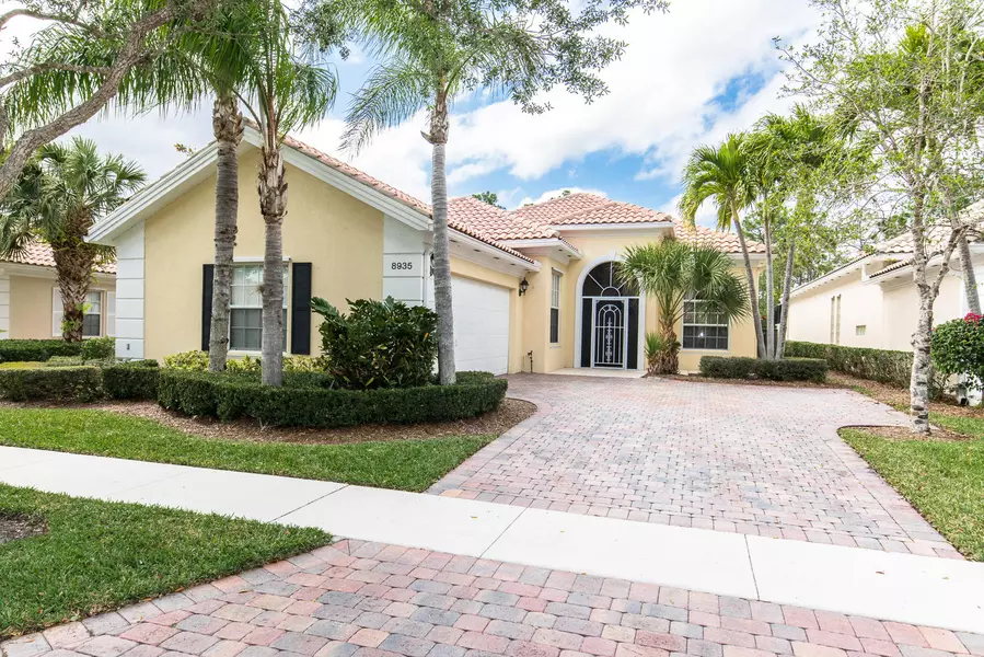 8935 Oldham WAY, Palm Beach Gardens, FL 33412