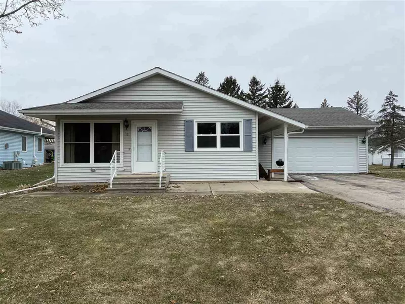 208 Pearl St, Reeseville, WI 53579