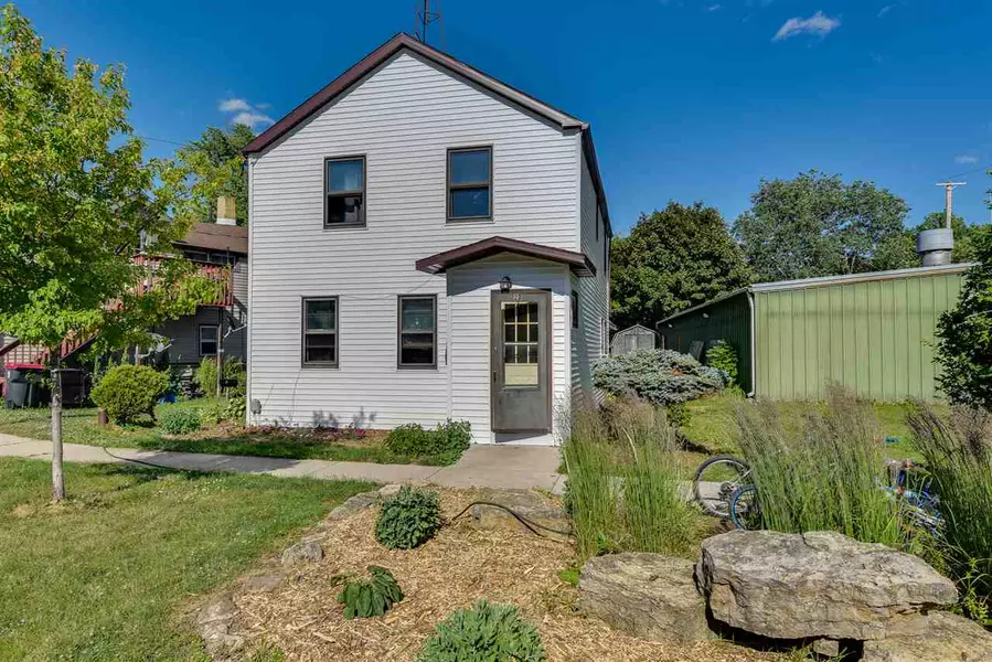 223 Exchange St, Cambridge, WI 53523